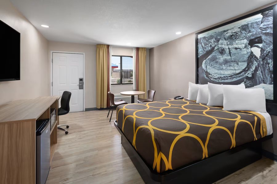 Super 8 by Wyndham Tucson East D M A F Area — Guest room