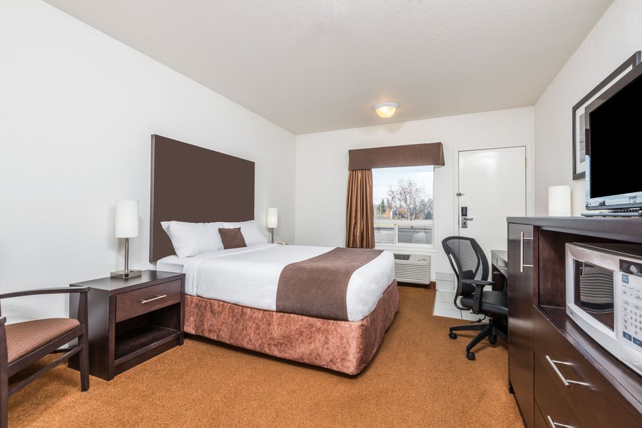 Super 8 by Wyndham Vermilion AB — Guest room