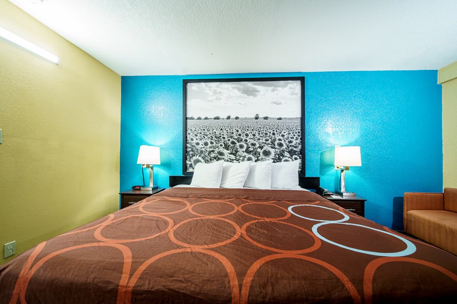 Super 8 — Guest room
