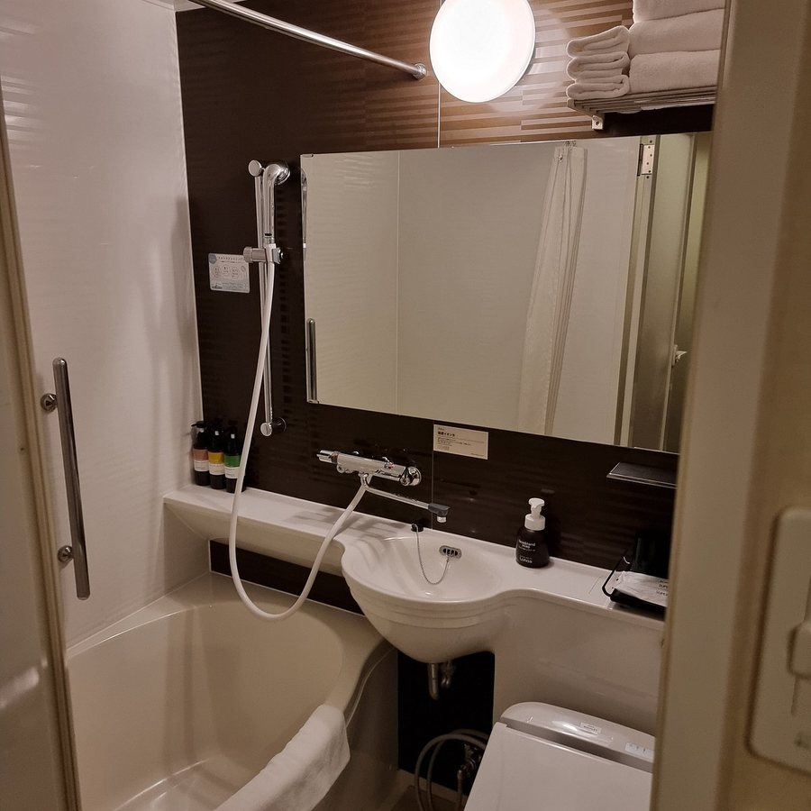 Super Hotel Premier Akasaka — Bathroom