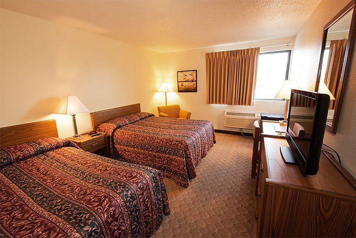 Superior Inn — Guest room