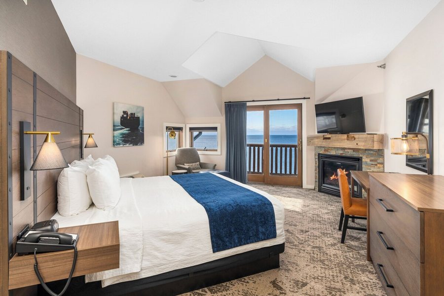Superior Shores Resort — Guest room