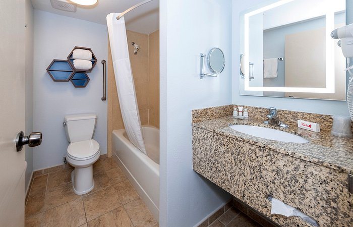 Superlodge New Castle — Bathroom