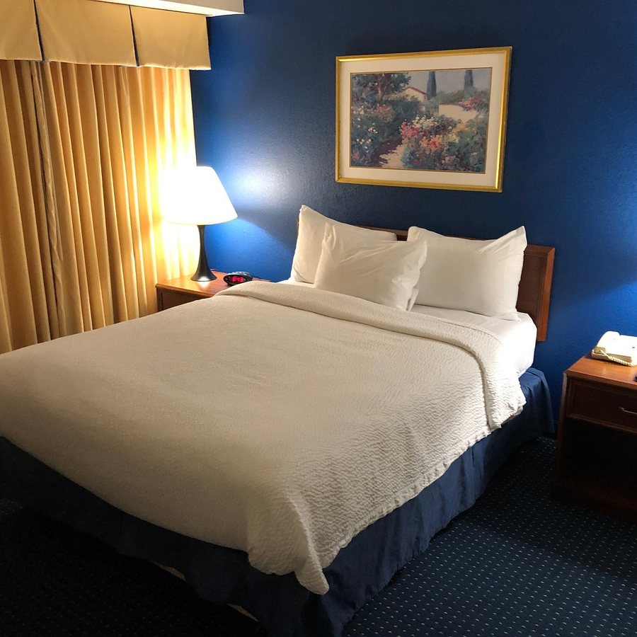 SureStay by Best Western Charlotte Matthews — Guest room