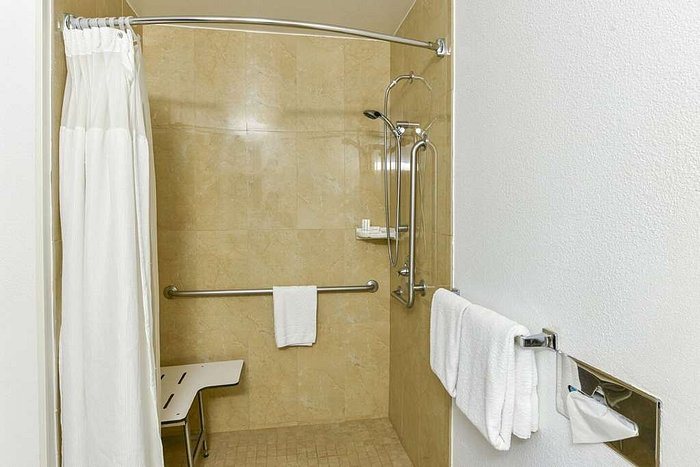 SureStay By Best Western Fontana — Bathroom