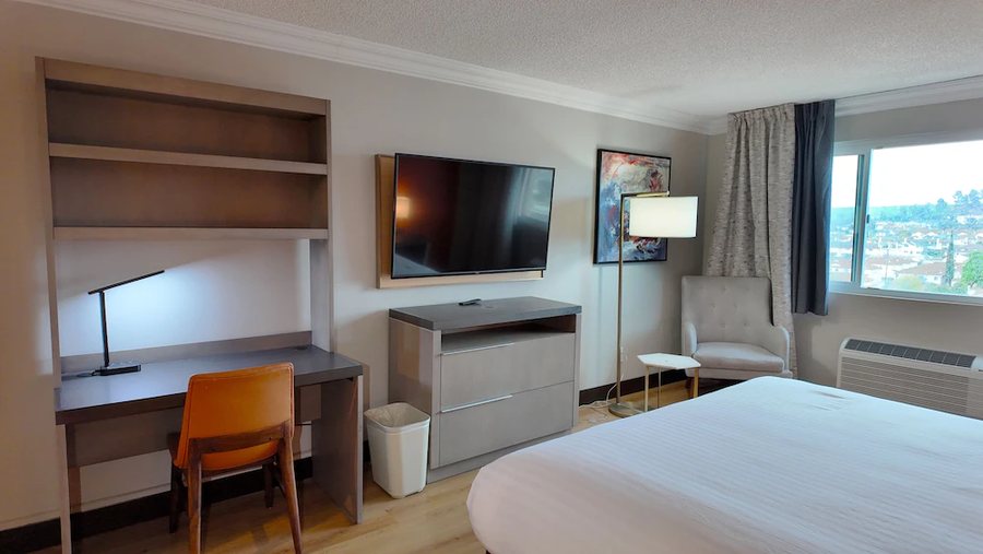 SureStay By Best Western Lincoln — Guest room