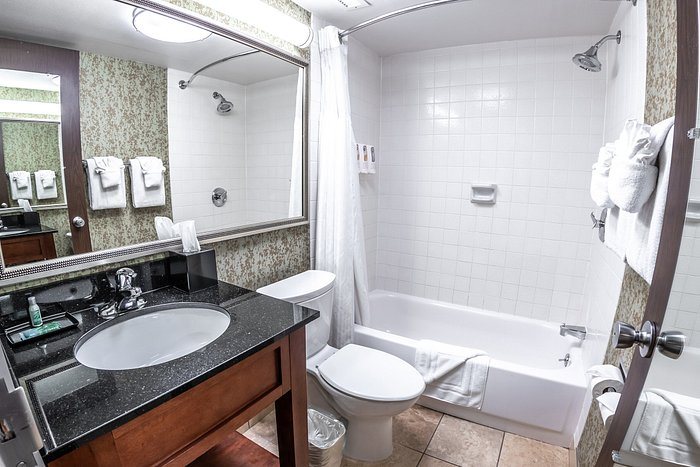 SureStay by Best Western Salt Lake City Downtown — Bathroom