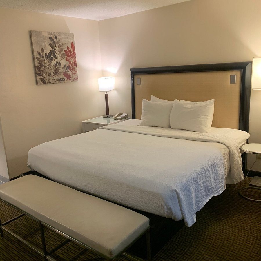 SureStay By Best Western Tehachapi — Guest room