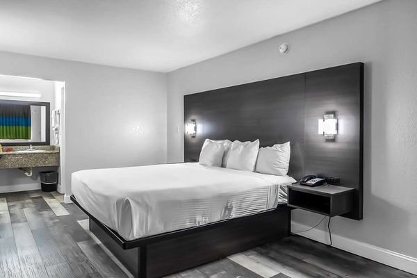 SureStay Hotel By Best Western Oklahoma City West — Guest room