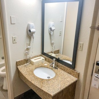 SureStay Plus By Best Western Gatlinburg — Bathroom