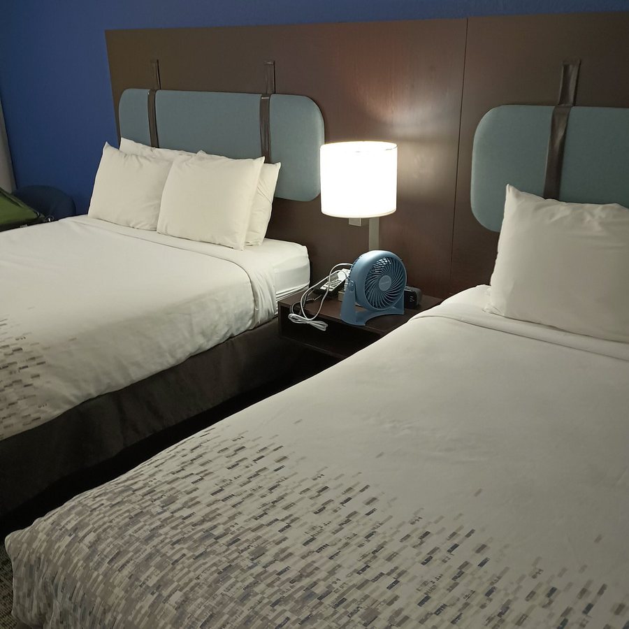 SureStay Plus By Best Western Gatlinburg — Guest room