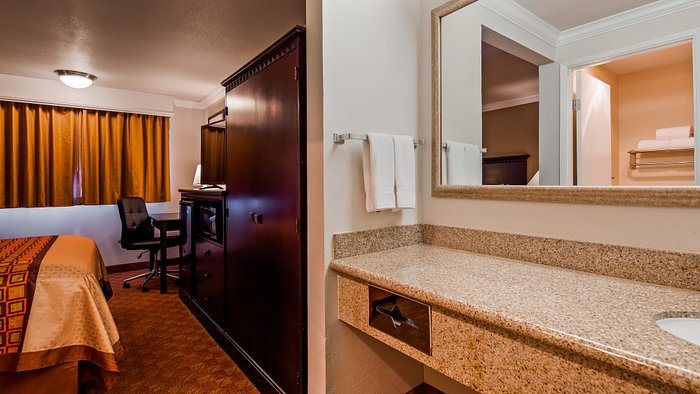 SureStay Plus By Best Western Lompoc — Bathroom