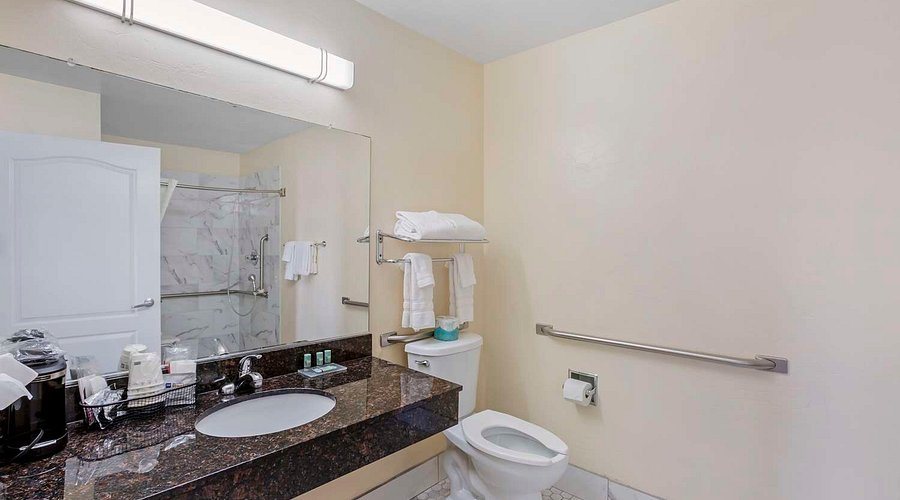 Surestay Plus By Best Western Mesa Superstition Springs — Bathroom