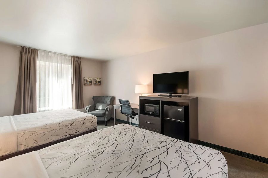 SureStay Plus by Best Western SeaTac Airport — Guest room