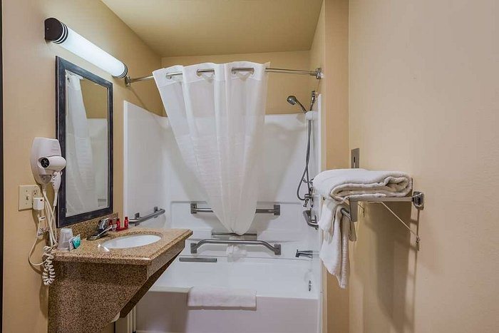 SureStay Plus By Best Western Silver City — Bathroom