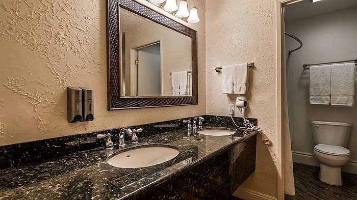 SureStay Plus By Best Western Susanville — Bathroom