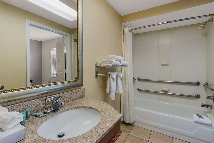 SureStay Plus Hotel by Best Western Tempe University — Bathroom