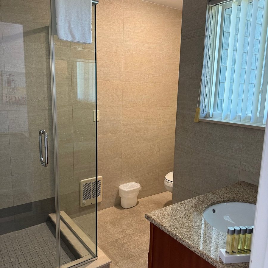 Surf Club Resort — Bathroom