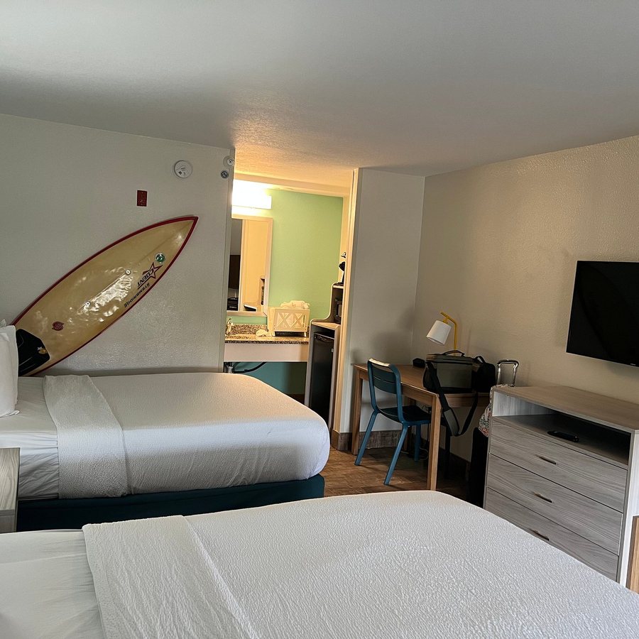 Surf Sand Hotel — Guest room