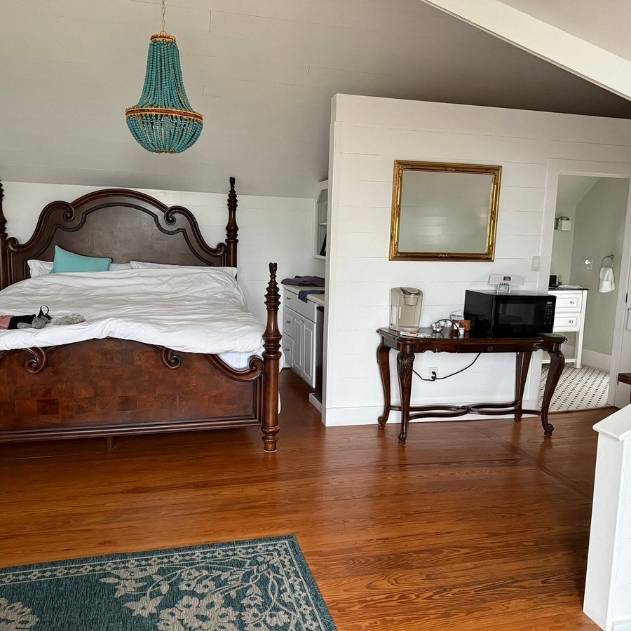 Surf Song Bed Breakfast — Guest room