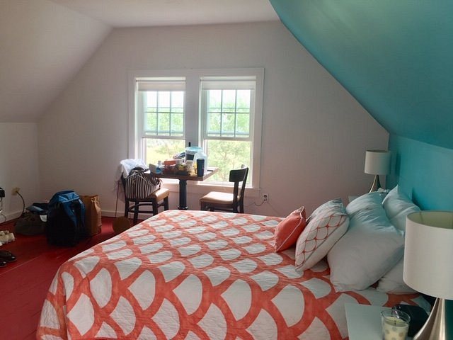 Surfside Inn — Guest room