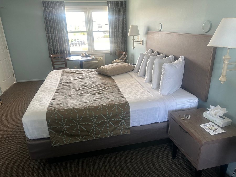 Surfside Motel — Guest room