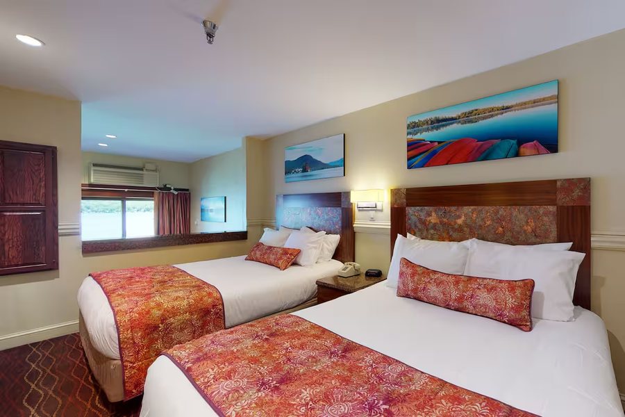 Surfside On The Lake Hotel Suites — Guest room