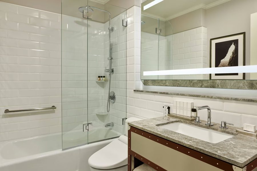 Sweden House Hotel — Bathroom