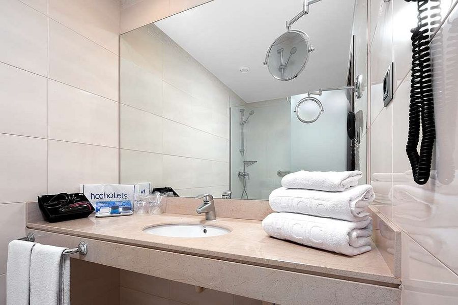 Sweet BCN Traveller House Barcelona Catalonia — Bathroom