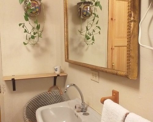 Sweet Dreams B B Los Angeles California — Bathroom