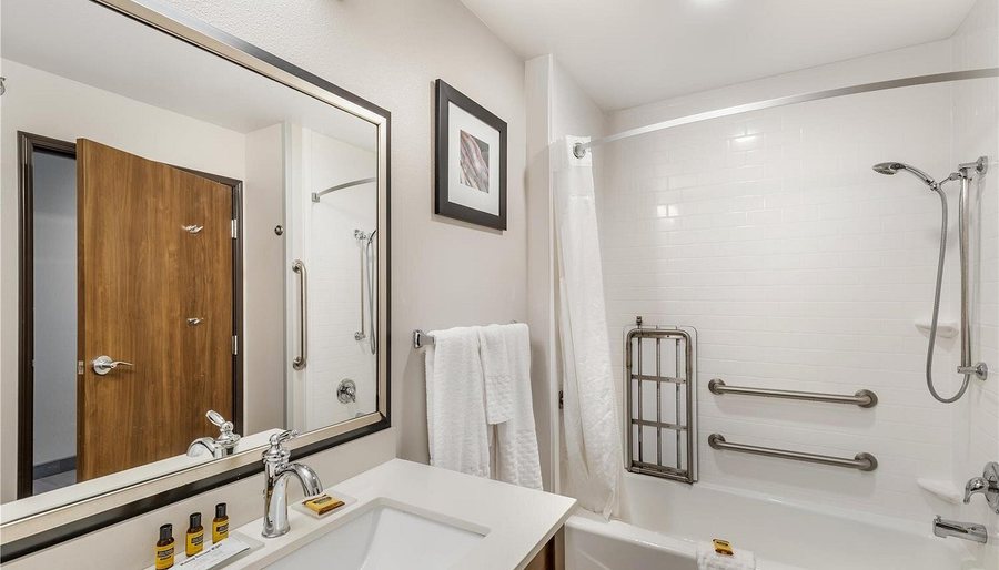 Sweetgrass Inn Bed Breakfast — Bathroom