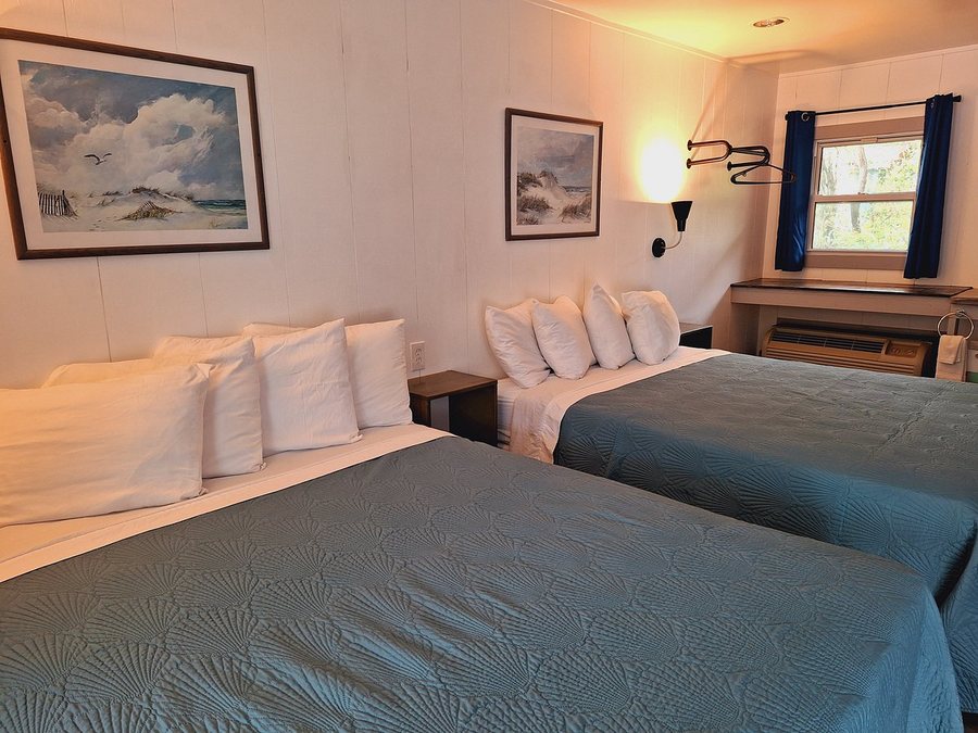 Swell Motel — Guest room