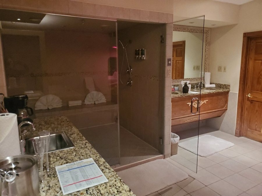 Sybaris Indianapolis — Bathroom