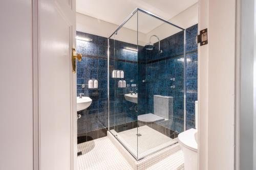 Sydney Boutique Hotel — Bathroom