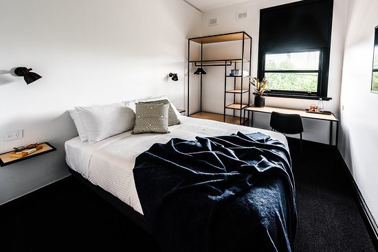 Sydney Park Hotel — Guest room