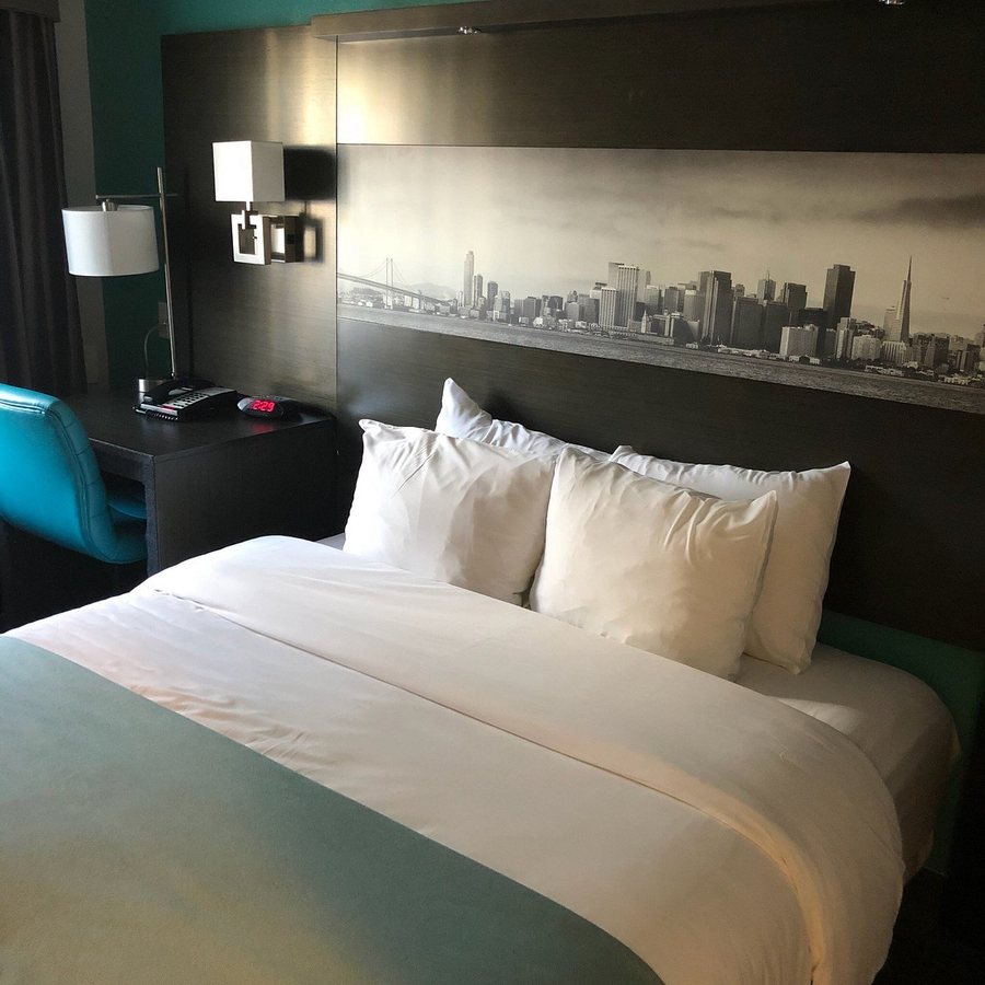 Symphony Inn — Guest room