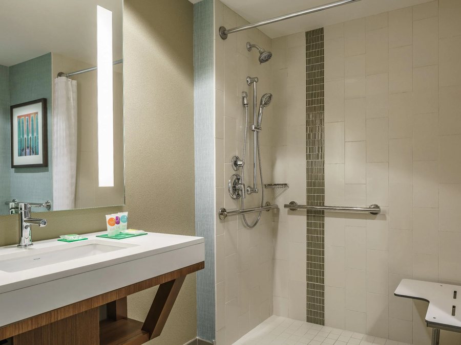 Symphony Inn Suites — Bathroom