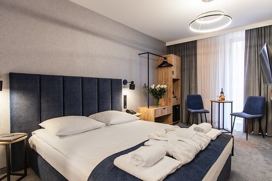 Sympozjum Hotel — Guest room