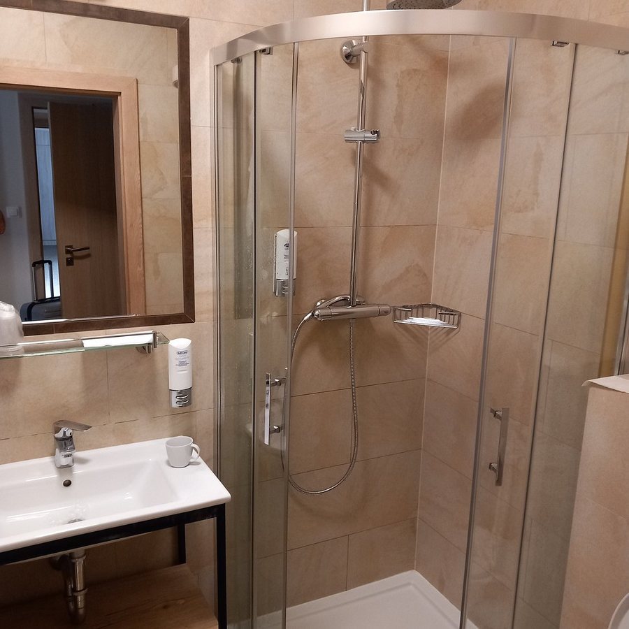 System Hotel Krakow — Bathroom