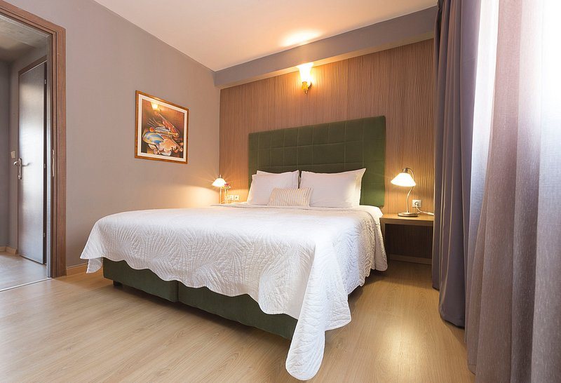 Ta Xelidonakia — Guest room