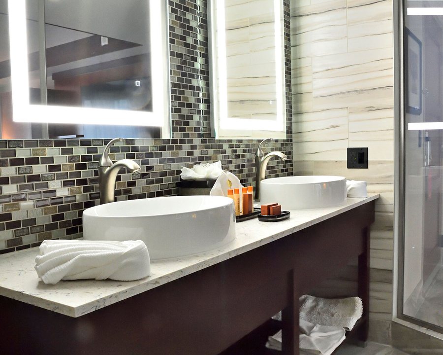 Tachi Palace Casino Resort — Bathroom