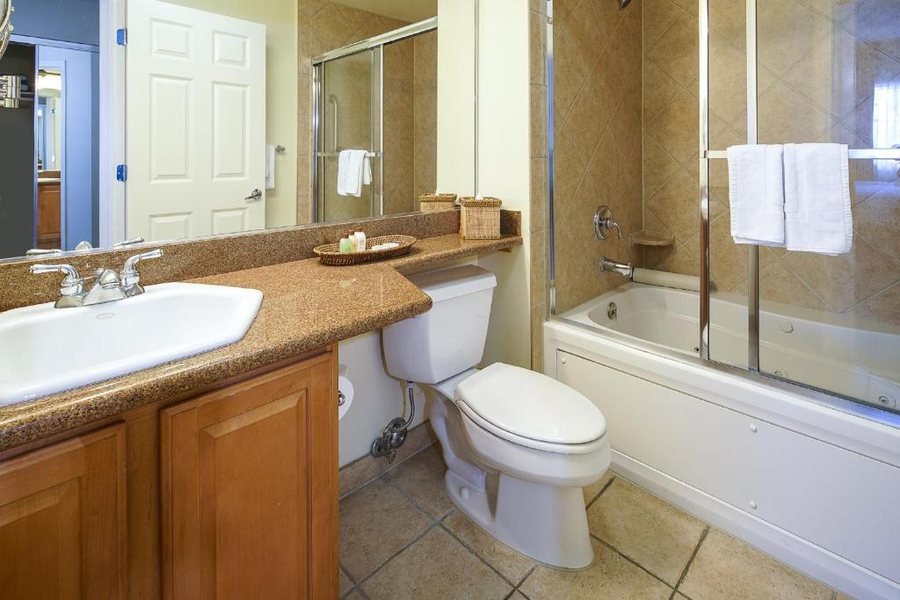 Tahiti Resort Las Vegas Nevada — Bathroom