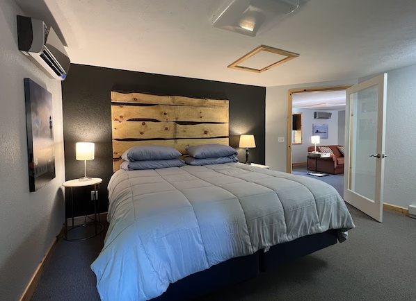 Tahquamenon Suites Lodging — Guest room