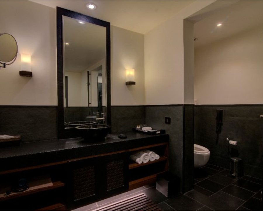 Taj Madikeri Resort Spa Coorg — Bathroom