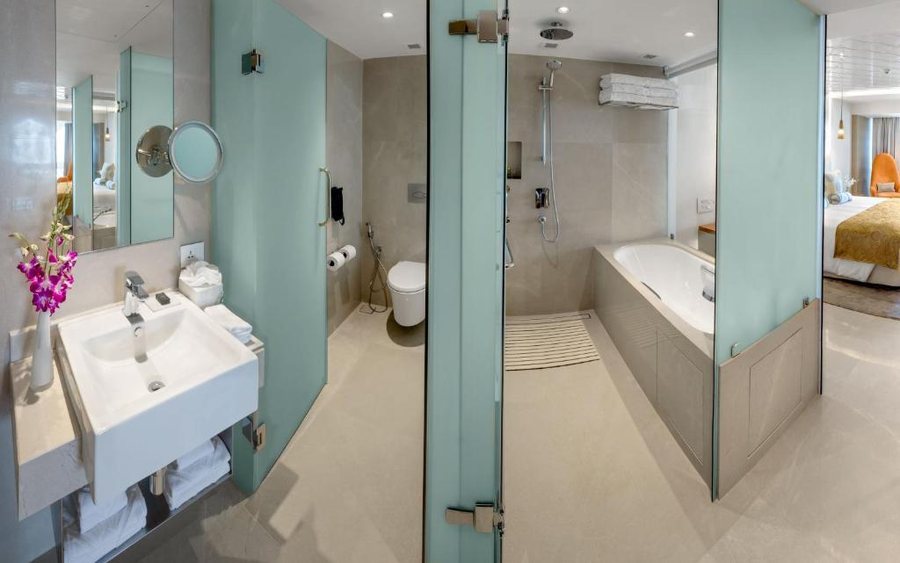 Taj Mahal Tower Mumbai Mumbai Maharashtra — Bathroom
