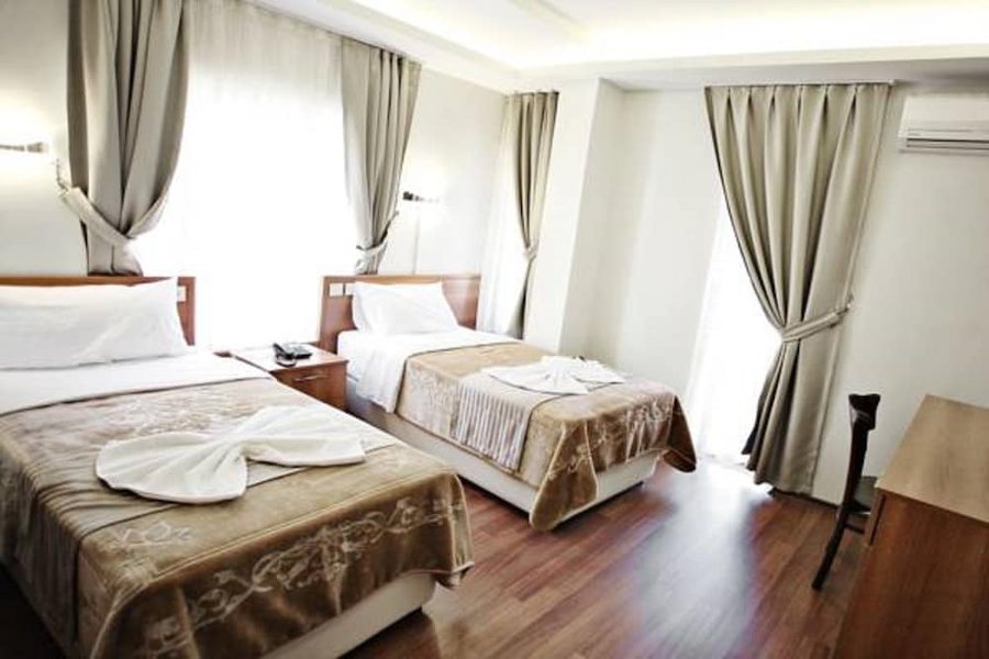 Taksim Palace Hotel Istanbul — Guest room