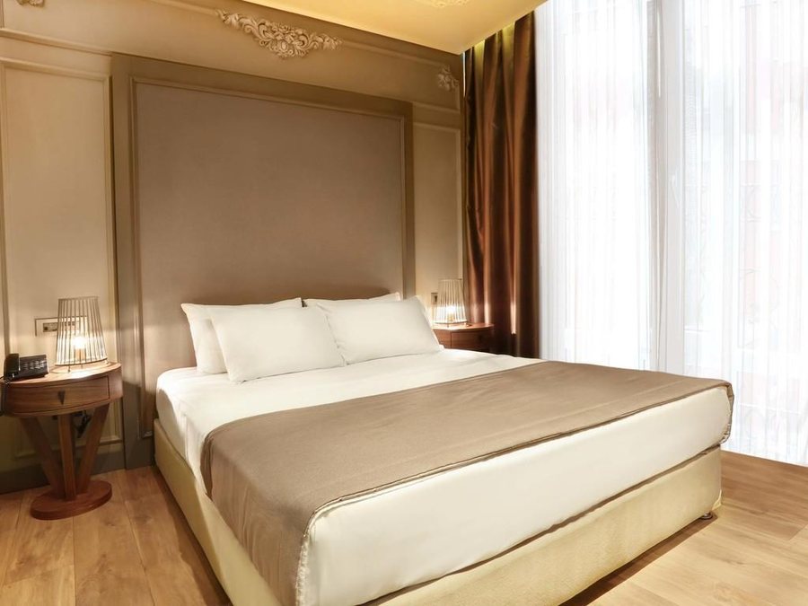 Taksim Plussuite Hotel Istanbul — Guest room
