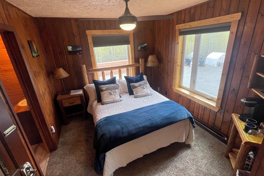 Talkeetna Denali View Lodge Cabins — Guest room
