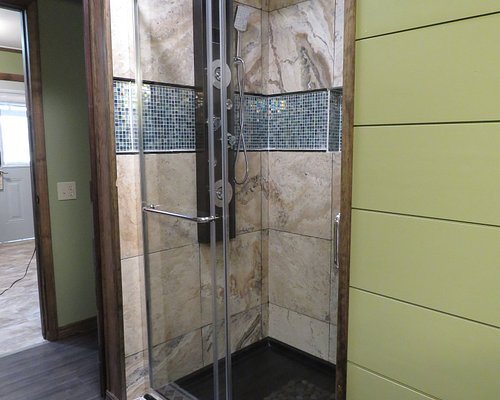 Tall Pines Inn — Bathroom