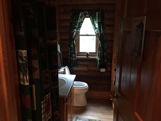 Tall Timber Lodge — Bathroom